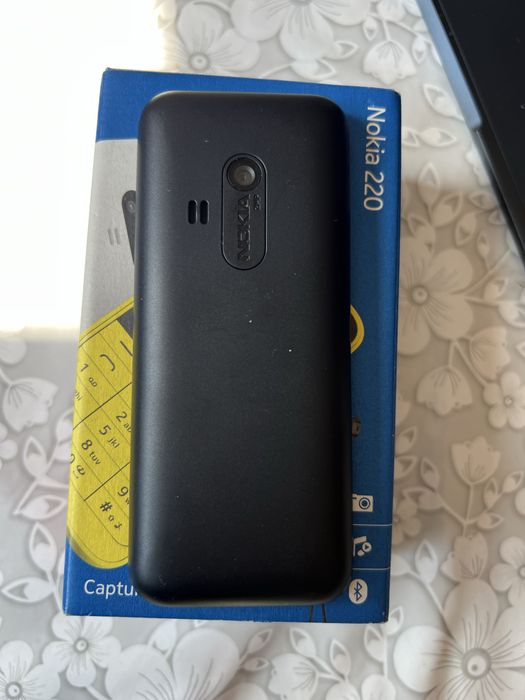 Нова Nokia 220 Nokia