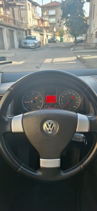 Продавам  VW GOLF  5