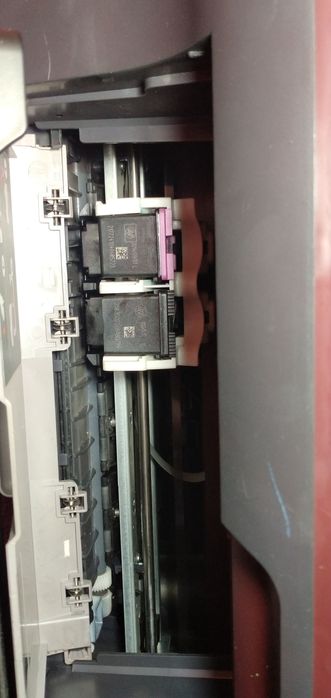 Подам принтер hp