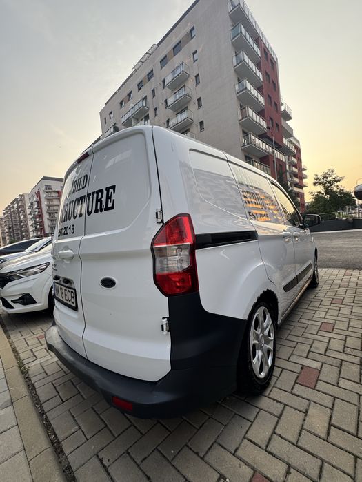 Ford Transit Courier an 2015 Extrem de Practic  include TVA