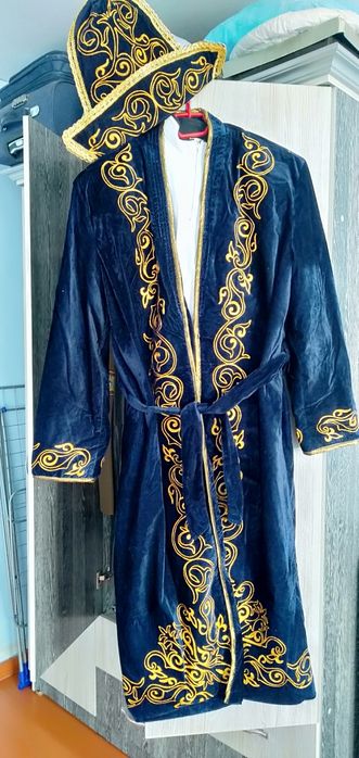 Продаю шапаны разные НЕ зимние