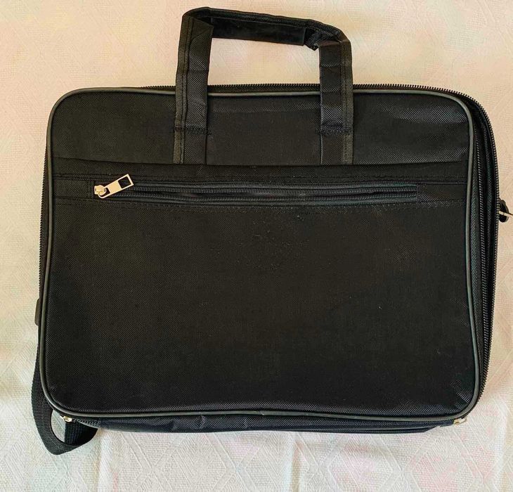 Чанти за лаптоп до 17"