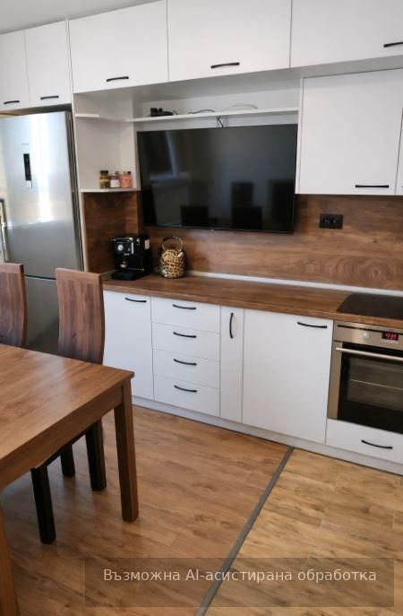 Тристаен апартамент в района на Електрон!