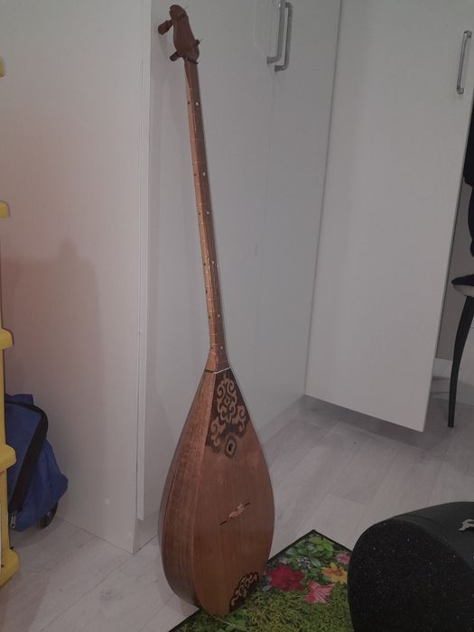 Домбра сатылады жангак агашынан