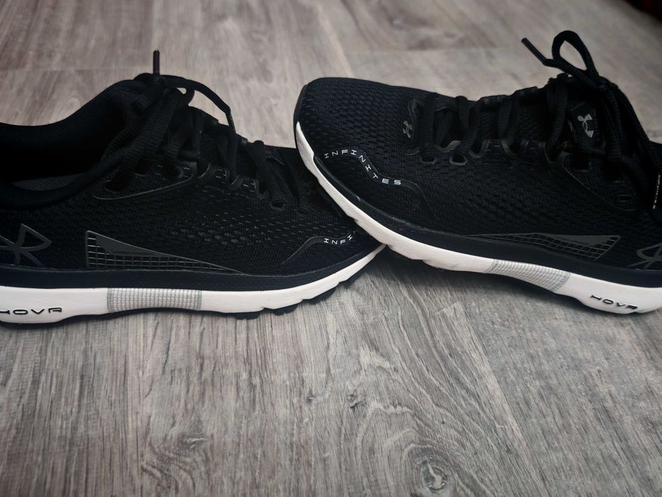 Adidași Under Armour