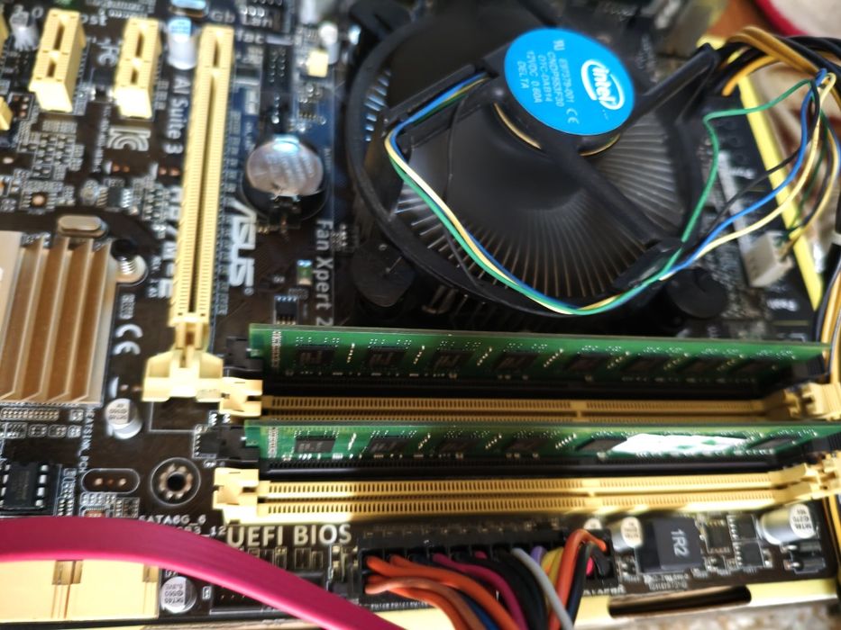 Kit complet LGA 1150 cu cutie - ASUS H87M-E