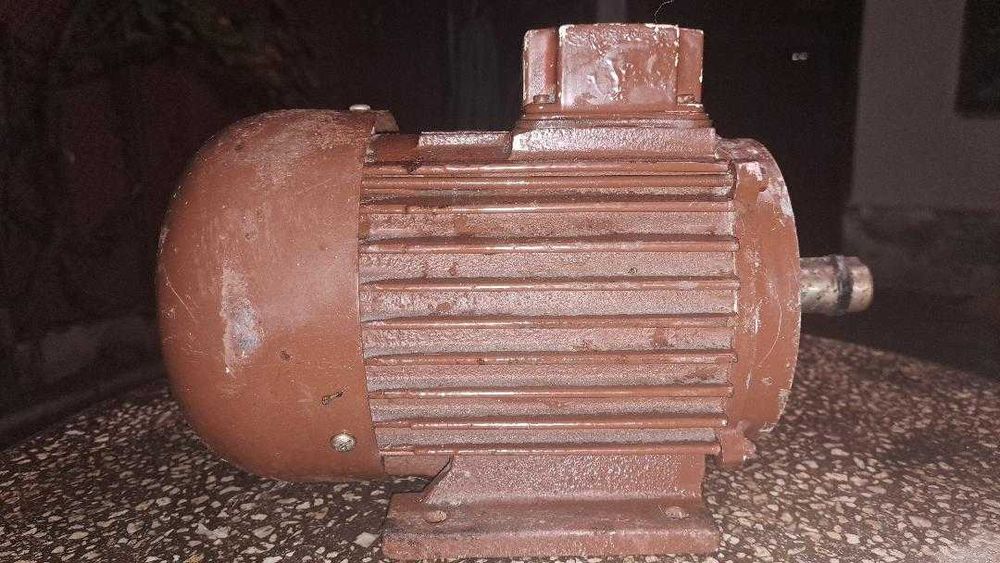 NOU - Motor electric trifazat 0.75 kw 1000 rpm 90 B3