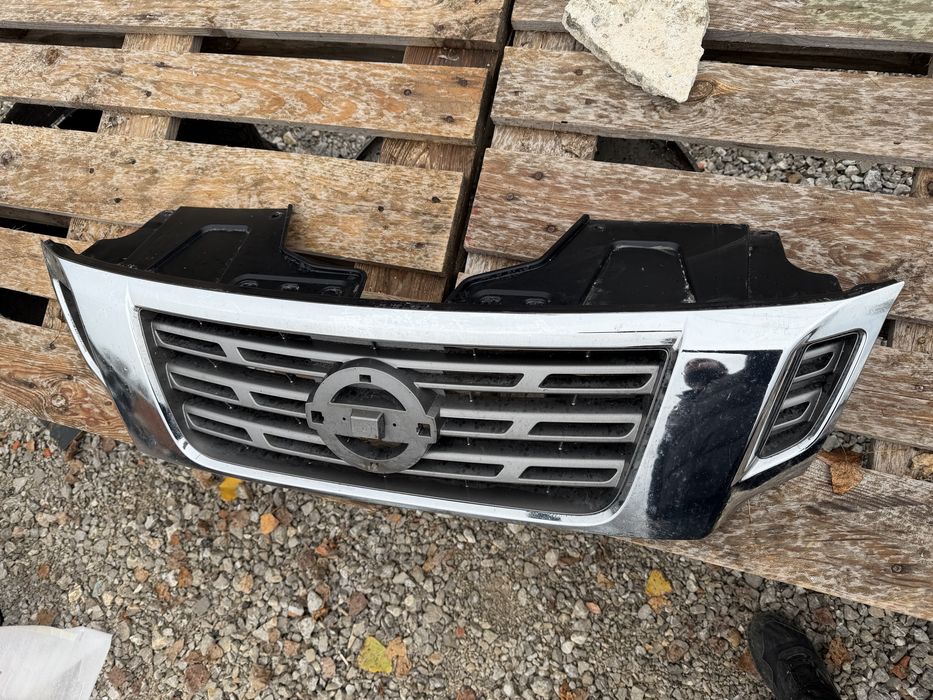 Решетка Nissan Navara