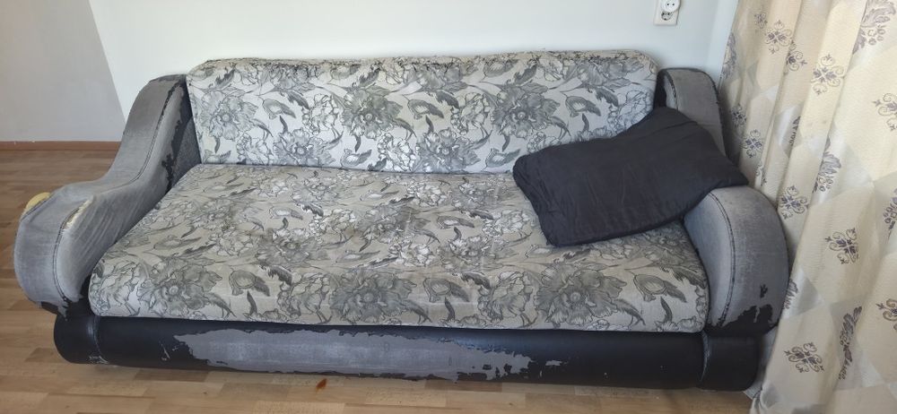 Отдам даром диван. Самовывоз.