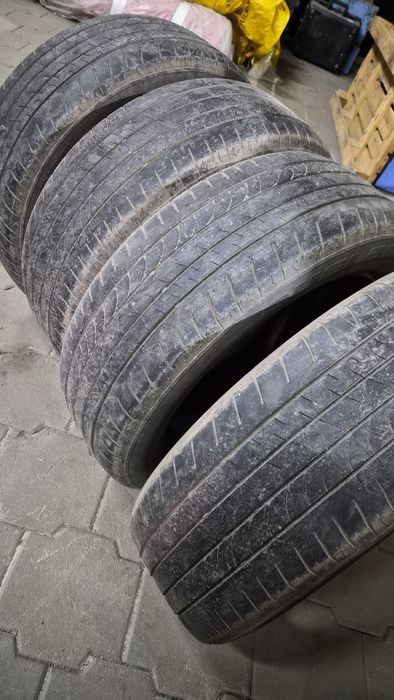 Летняя резина Bridgestone 235/55 R20