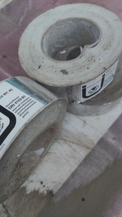 Banda adeziva aluminiu