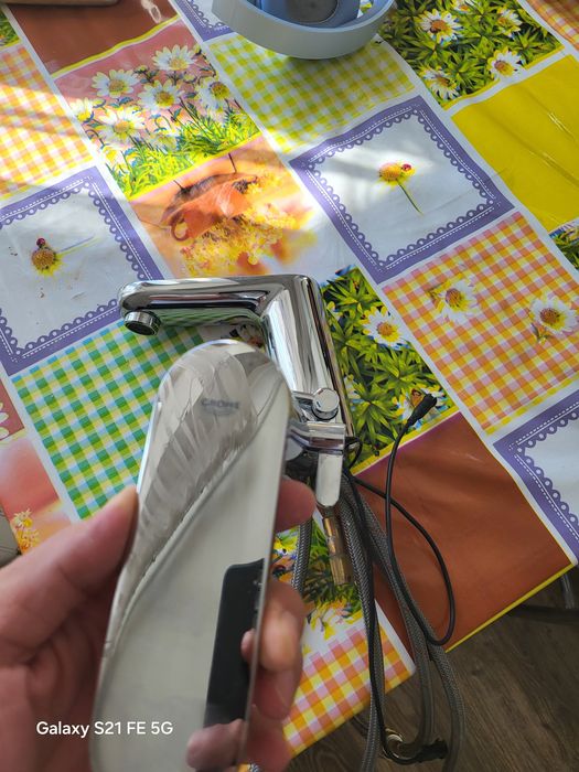 Продам смеситель сенсорный