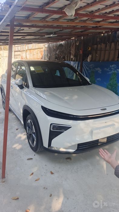 Электроавтомобиль GEELY Гибрид кроссовер фул позиция