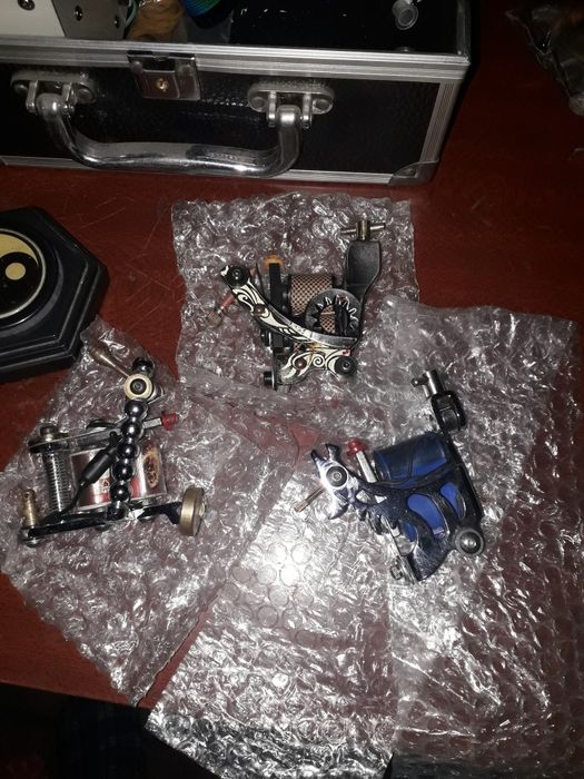 Продам набор для татуировки с каталогами.