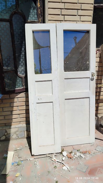 Дверь и окна Эшик ва трезалар сотилади егочдан ясалган