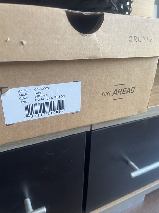 Обувки CRUYFF много добро състояние