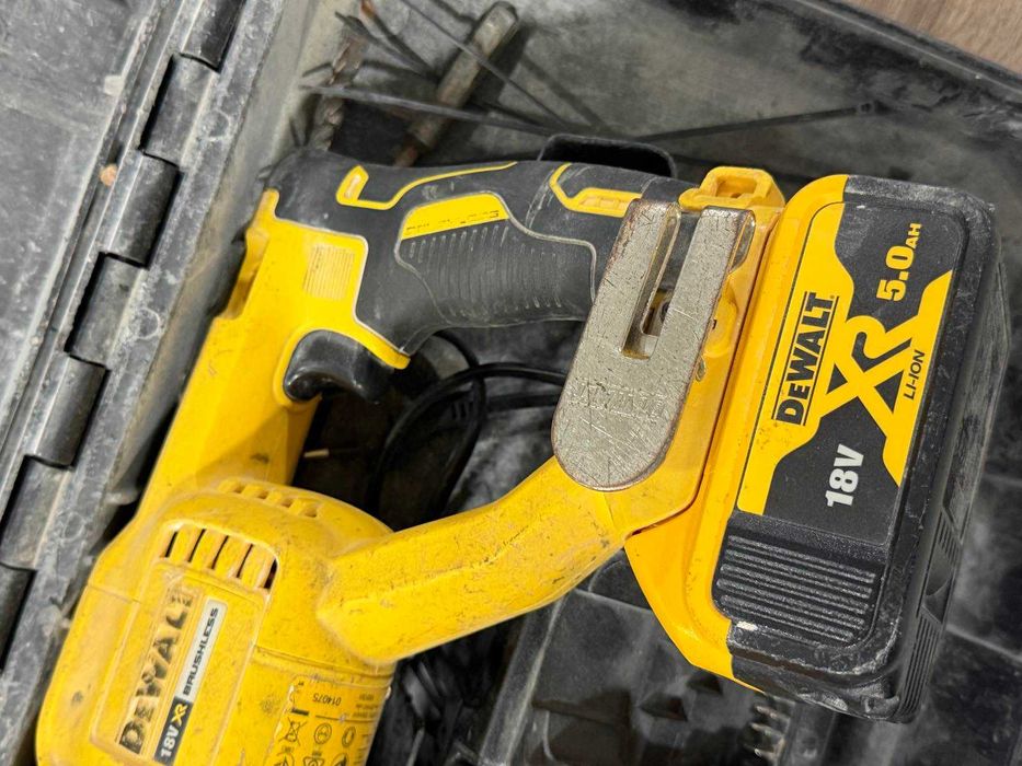 DeWALT DCH033N  Перфоратор