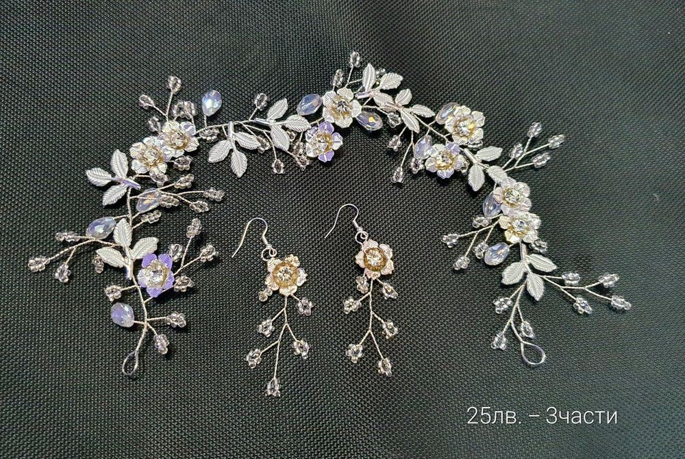 Различни цветни украшения за коса