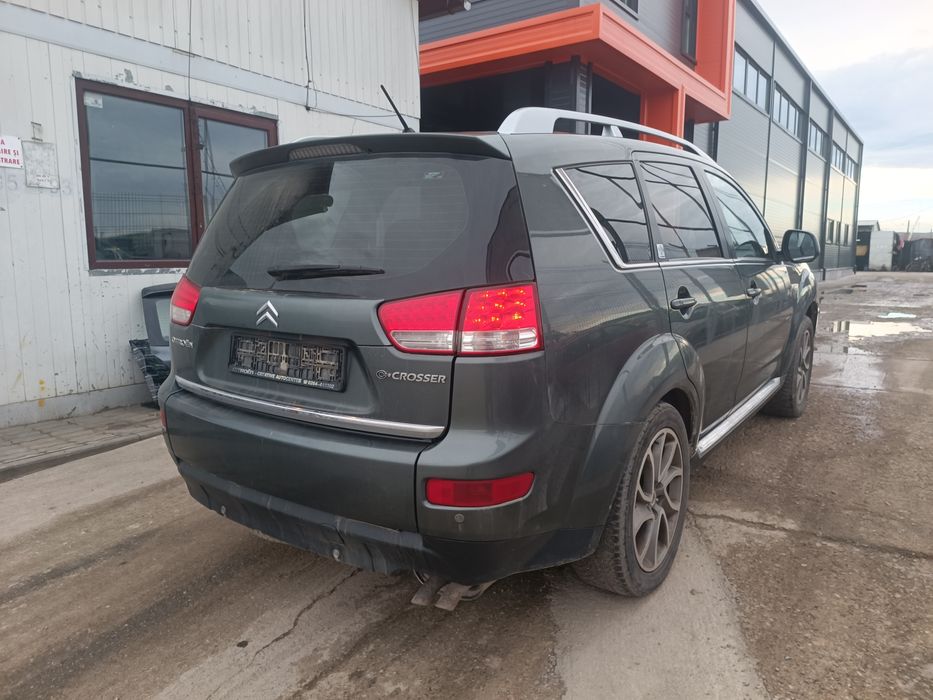 Dezmembram Citroen C-Crosser, an 2009, motor 2.2 HDI