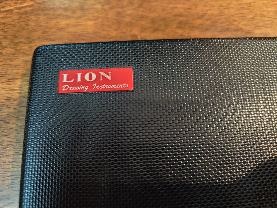 Готовальня. LION