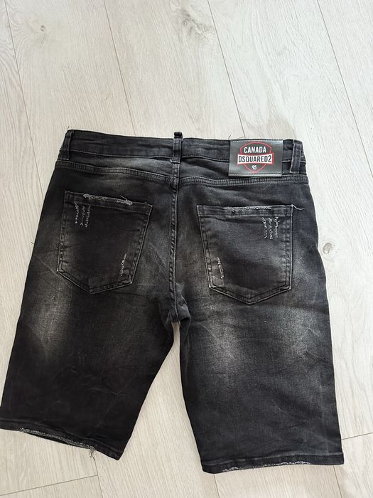 Blugi scurti dsquared negrii marimea 52