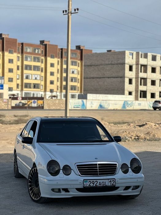 Mercedes Benz E320