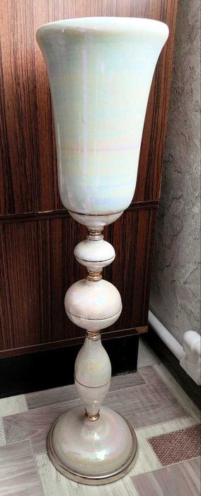 Продам вазу (высокая, на пол)