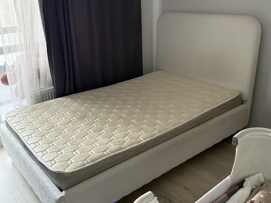 Спальный кровать