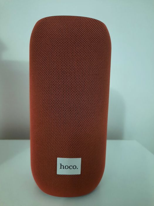 Червена блутут колона.