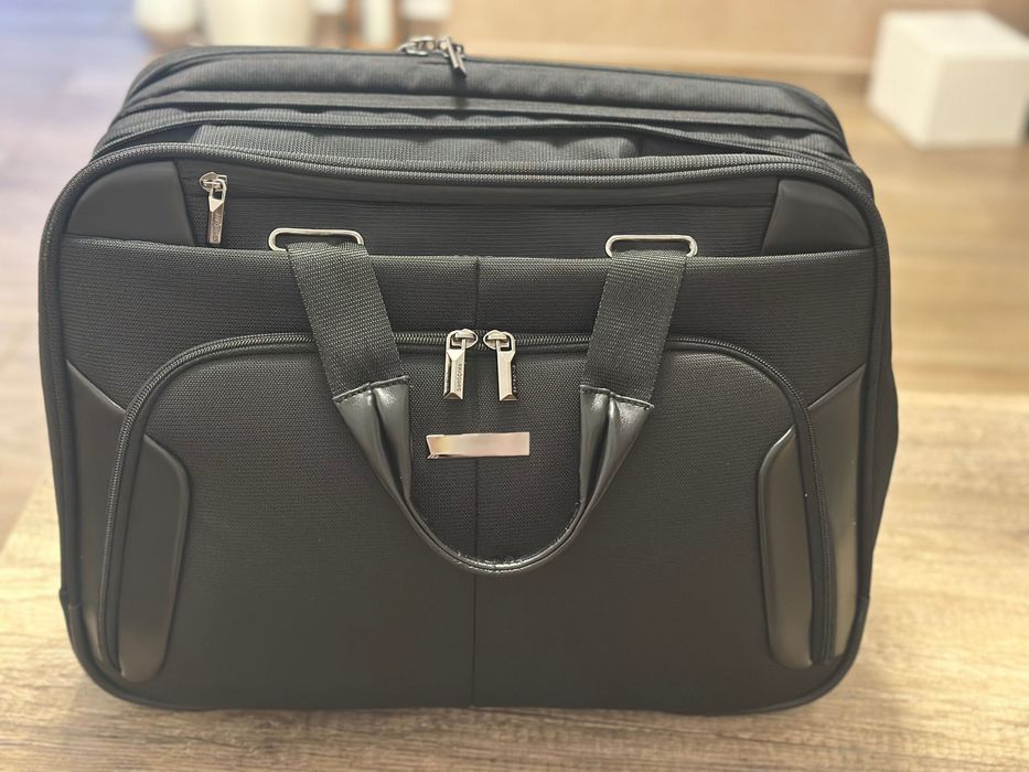 Geantă leptop premium Samsonite XBR
Bailhandle 3C Expandable 15.6