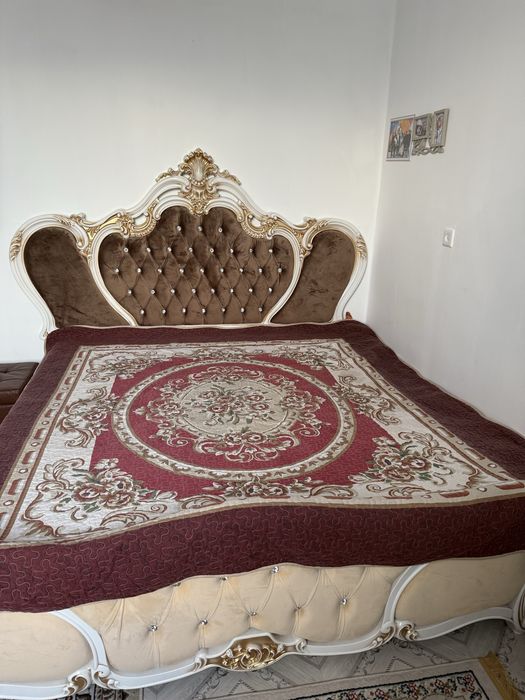 Продам кровать двухместный.