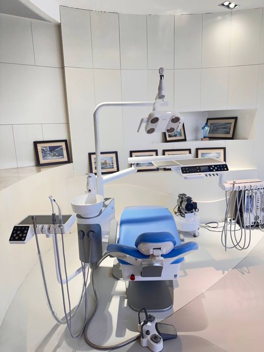 Стоматологик кресло (дентал установка) сотилади