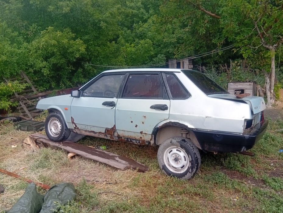 На разбор продаю запчасти