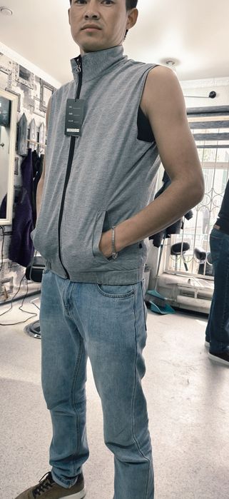 Продам безрукавка