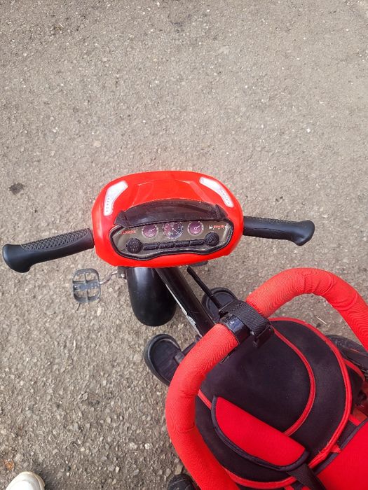 Велосипед трёхколёсный