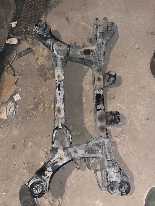 Задняя балка авто