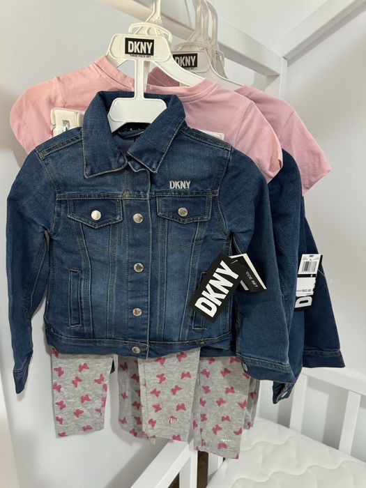 Комплект DKNY -дънково яке с тениска и клинче