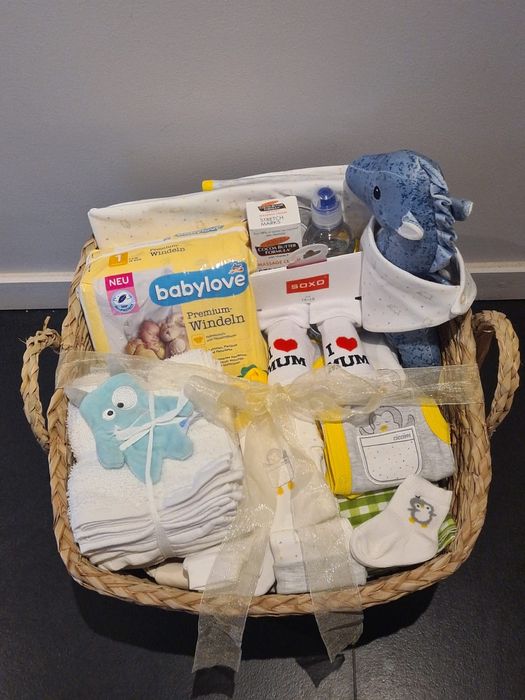 Coș de bun venit bebe + răsfăț mămică