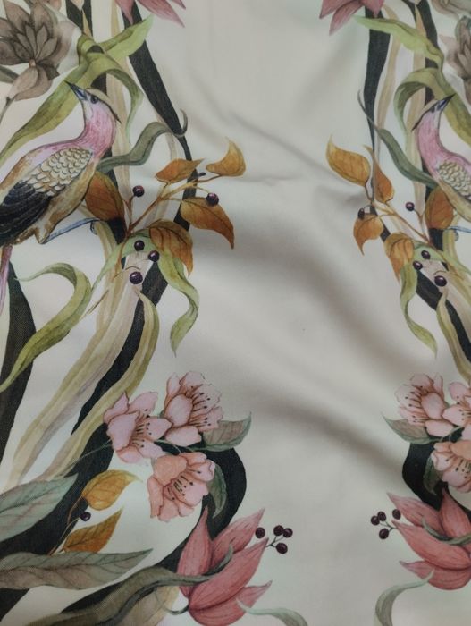 Нова рокля HM с флорални мотиви