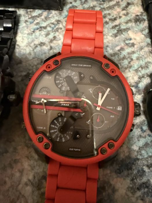 Vând ceasuri Originale! Prețuri în functie de ceas!