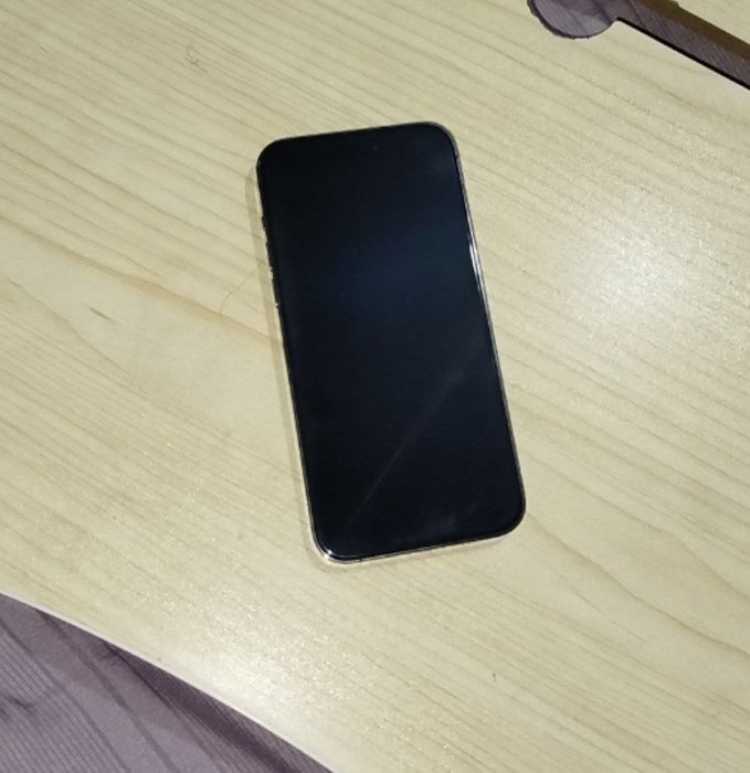 Iphone 14 pro max холати зур