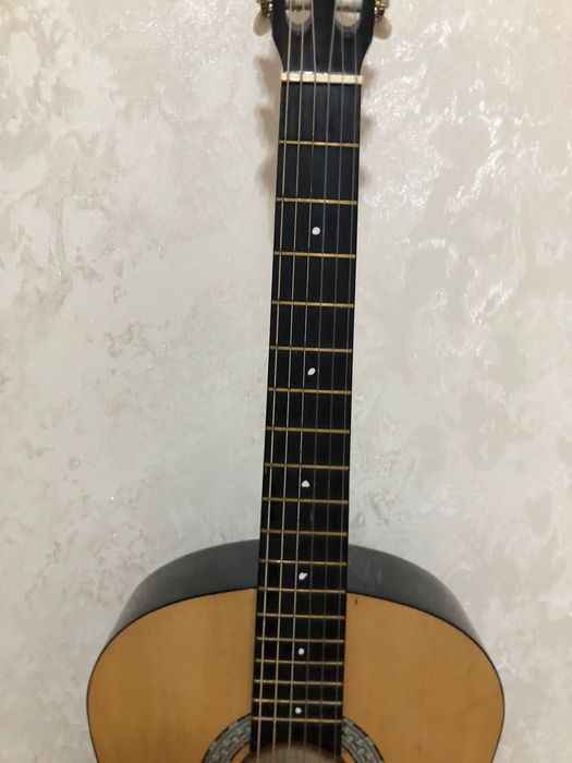 Продам Гитару  б/у