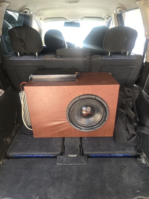 Срочна продам сабвуфер