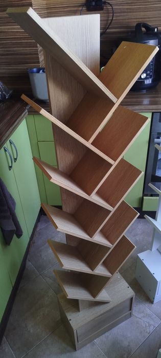 Библиотека / етажерка за книги