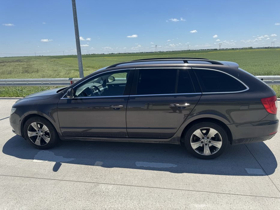 SKODA Superb 2012