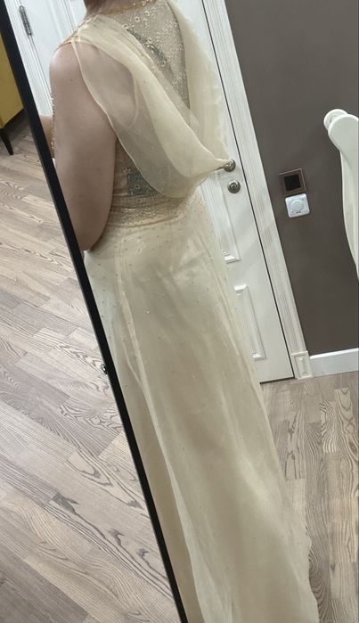 Длинное вечернее платье