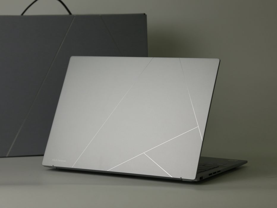 Asus Zenbook 14 U9-285H 32GB RAM/1TB SSD 3K OLED 120Hz