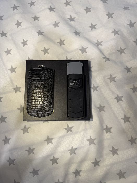 Vertu Чисто Нови Телефони Ayxta и Slider