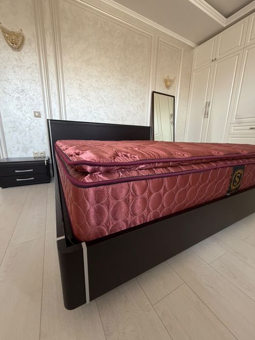 Продам ковер, матрас , комод