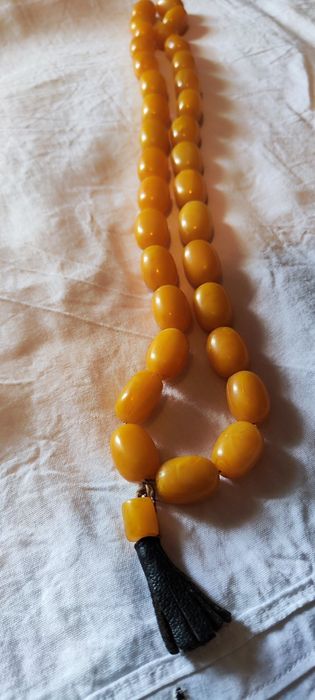 Истинска кехлибарена броеница 33 броя със поп